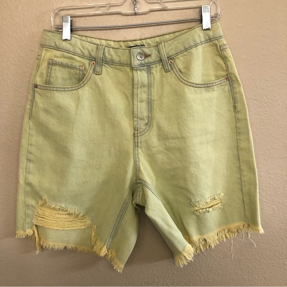 WILD FABLE High Rise Bermuda Raw Hem Distressed Button Fly Jean Shorts Size 6